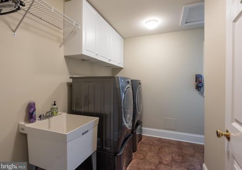 466 Black Swan Ln, Berwyn PA  19312-1908 exterior