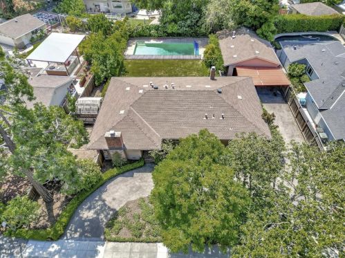 1558 Edgewood Dr, Palo Alto CA  94303-2819 exterior