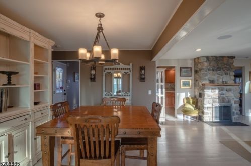 22 Crag Pl, Skyline Lakes NJ  07456-1814 exterior