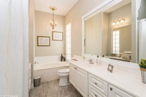 4288 Montalvo Ct, Naples FL  34109-3335 exterior