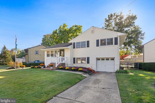 14 Goldy Dr, Gloucester, NJ 08030-1319