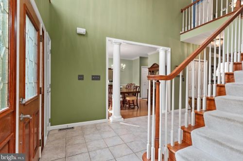 4 Graystone Manor Dr, Camp Hill, PA 17011-1500