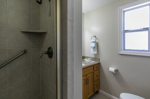 22 Henry Pl, Millbrae CA  94030-1610 exterior