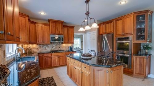 3 Countryside Rd, East Amwell Township NJ  08551-2050 exterior