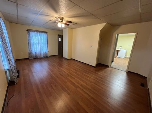 212 Poland Ave, Bessemer, PA 16112-9106