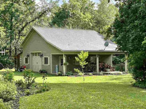 6868 Foxhollow Rd, Clinton, WI 53525-9244