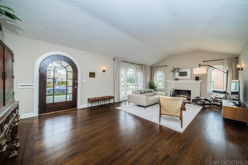 3017 Goldsmith St, San Diego CA  92106-1416 exterior