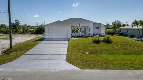 2524 6th Ter, Cape Coral, FL 33993-7006