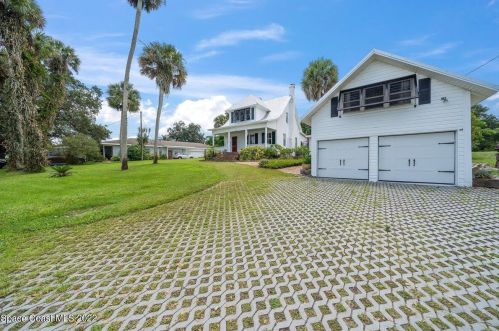 2915 Indian Riv Dr, Cocoa FL 32922-6607 exterior