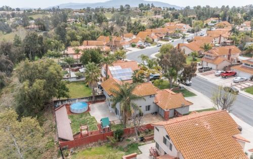 39918 Amberley Cir, Temecula CA 92591-7010 exterior