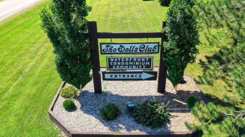 3 Balsam Trl, Wisconsin Dells WI  53965-8858 exterior