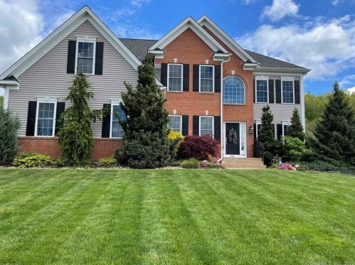 224 Maskel Rd, Wapping, CT 06074-1650