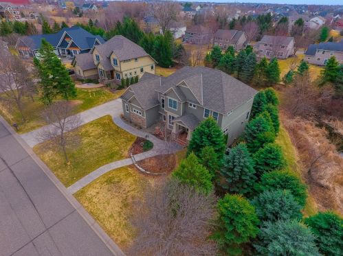 2667 Cottage Grove Pl, Saint Paul, MN 55129-9738