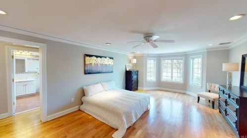 5 Amanda Ct, White Plains NY  10607-2418 exterior
