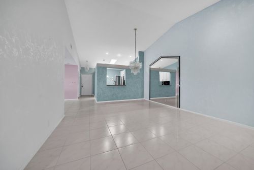 6376 Kings Gate Cir, Delray Beach FL  33484-2429 exterior