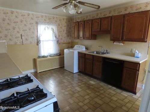 14 Elm St, Adams MA 01220-2159 exterior