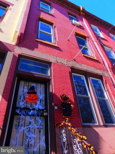 2126 Carlisle St, Philadelphia PA  19121-1607 exterior