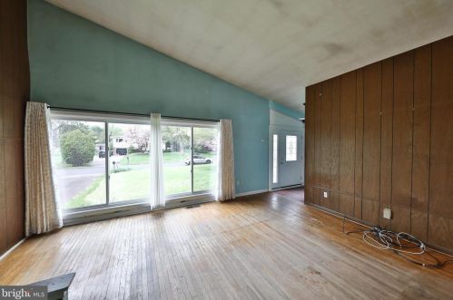 1573 Muhlenburg Dr, Blue Bell, PA 19422-3616