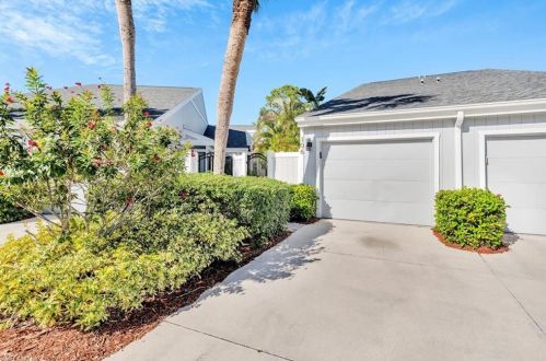 106 Woodshire Ln, Naples, FL 34105-7427