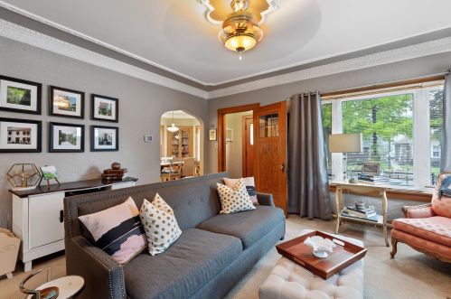 3140 32, Milwaukee WI 53215-4233 exterior