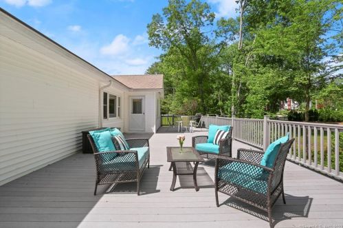 80 Chatfield Dr, Bridgeport CT exterior