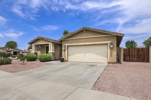 3248 Isaiah Ct, Gilbert, AZ 85298-9182
