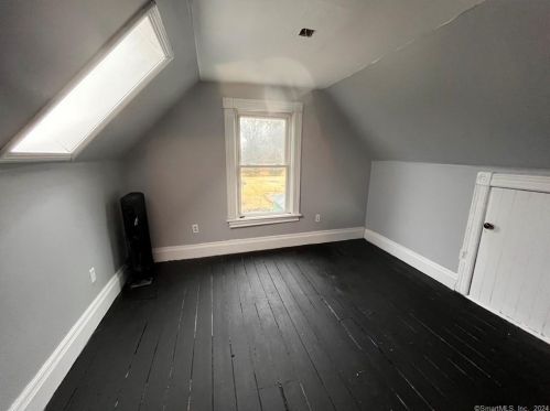 23 Bentley Ave, Norwich CT  06360-6901 exterior