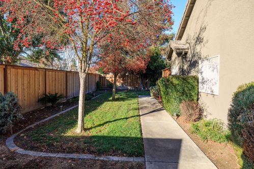 1955 Tuolumne Rd, Turlock CA  95382-8912 exterior