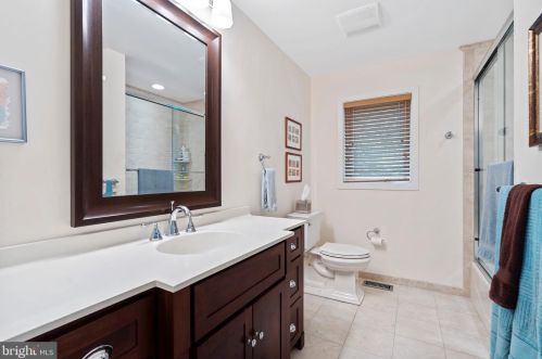 288 Huntsman Ln, Blue Bell PA  19422-2818 exterior