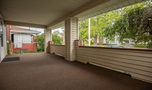 315 Independence Ct, Hermitage, PA 16146-3411
