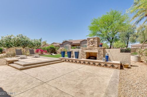 5100 Peach Willow Ln, Gilbert, AZ 85298-2712