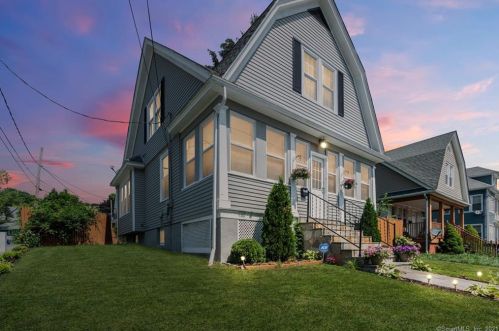127 Beecher Ave, Waterbury, CT 06705-2009