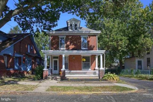 2334 Boas St, Harrisburg PA  17103-1756 exterior