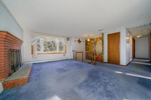 93 Upton St, New Britain, CT 06051-3822