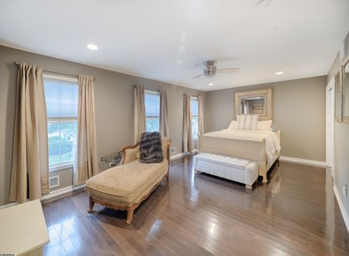 84 Ln Costa Dr, Annandale NJ  08801-1665 exterior