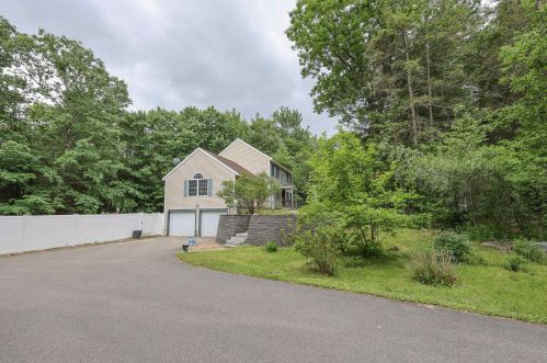 286 Bedford Rd, New Boston, NH 03070-4321