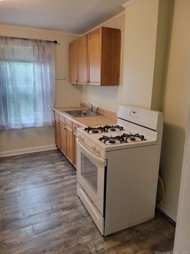 38 Ludlow St, Stamford CT  06902-6914 exterior