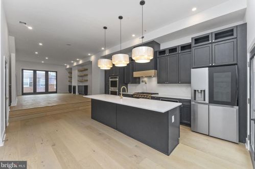 4475 Fleming St, Philadelphia, PA 19128-4809