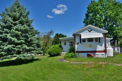 13 Stark St, Belmont, NH 03220-4016