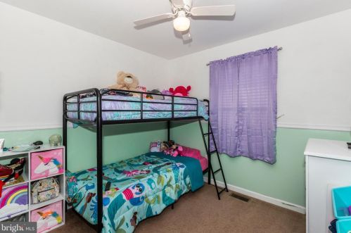 137 Apple Grove Ln, Littlestown PA  17340-1159 exterior