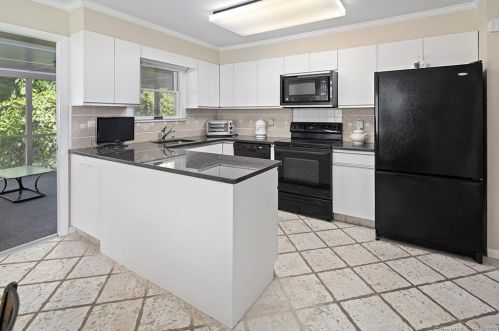 24 Surrey Dr, Norwalk CT  06851-3224 exterior