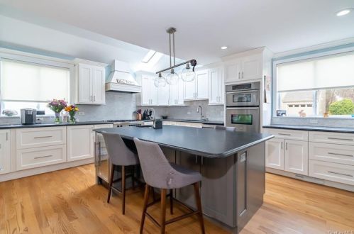 12 Brookwood Rd, New Rochelle NY  10804-1841 exterior