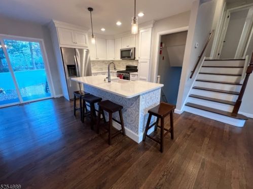 10 Sunset Trl, Parsippany NJ  07834-1123 exterior