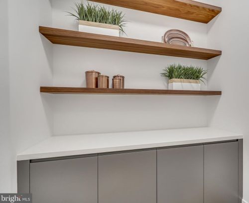 4915 Western Ave, Washington DC  20016-4319 exterior