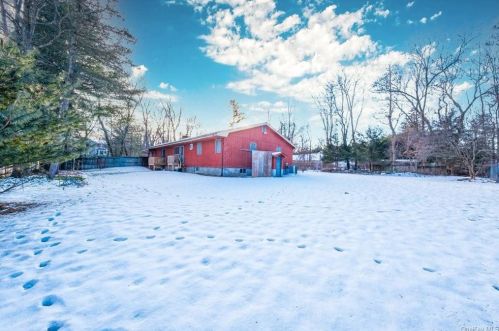 84 Pomona Rd, Airmont, NY 10901-3510