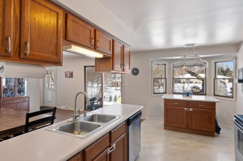1566 Dover Dr, Waukesha WI  53186-6332 exterior