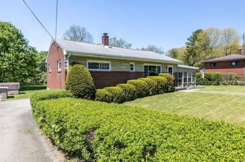 141 Reaghard Dr, Cheswick, PA 15024-1720