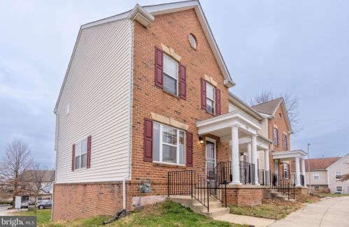 912 Varney St, Washington, DC 20032-4338