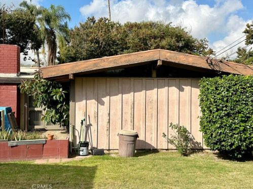 3328 Lees Ave, Long Beach, CA 90808-4221