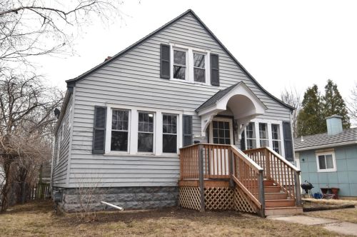 2752 81, Milwaukee WI 53222-3809 exterior